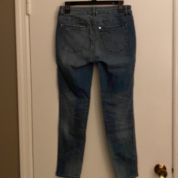 White House Black Market semi distressed, zipper, skinny jeans, size 6 - Picture 2 of 9